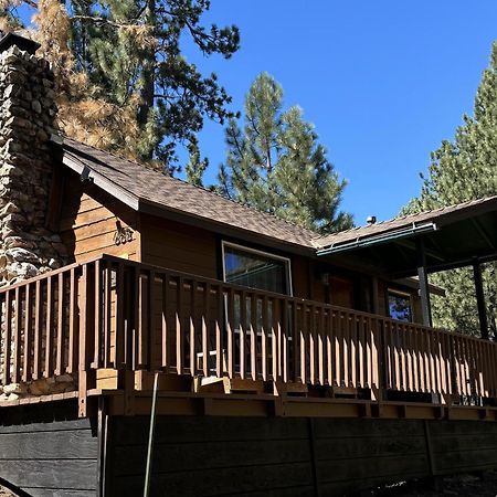 Snow Bunny Lodge - Perfect Big Bear Getaway! Deck With A New Hot Tub And Charcoal Barbecue! ビッグ・ベアー・レイク エクステリア 写真
