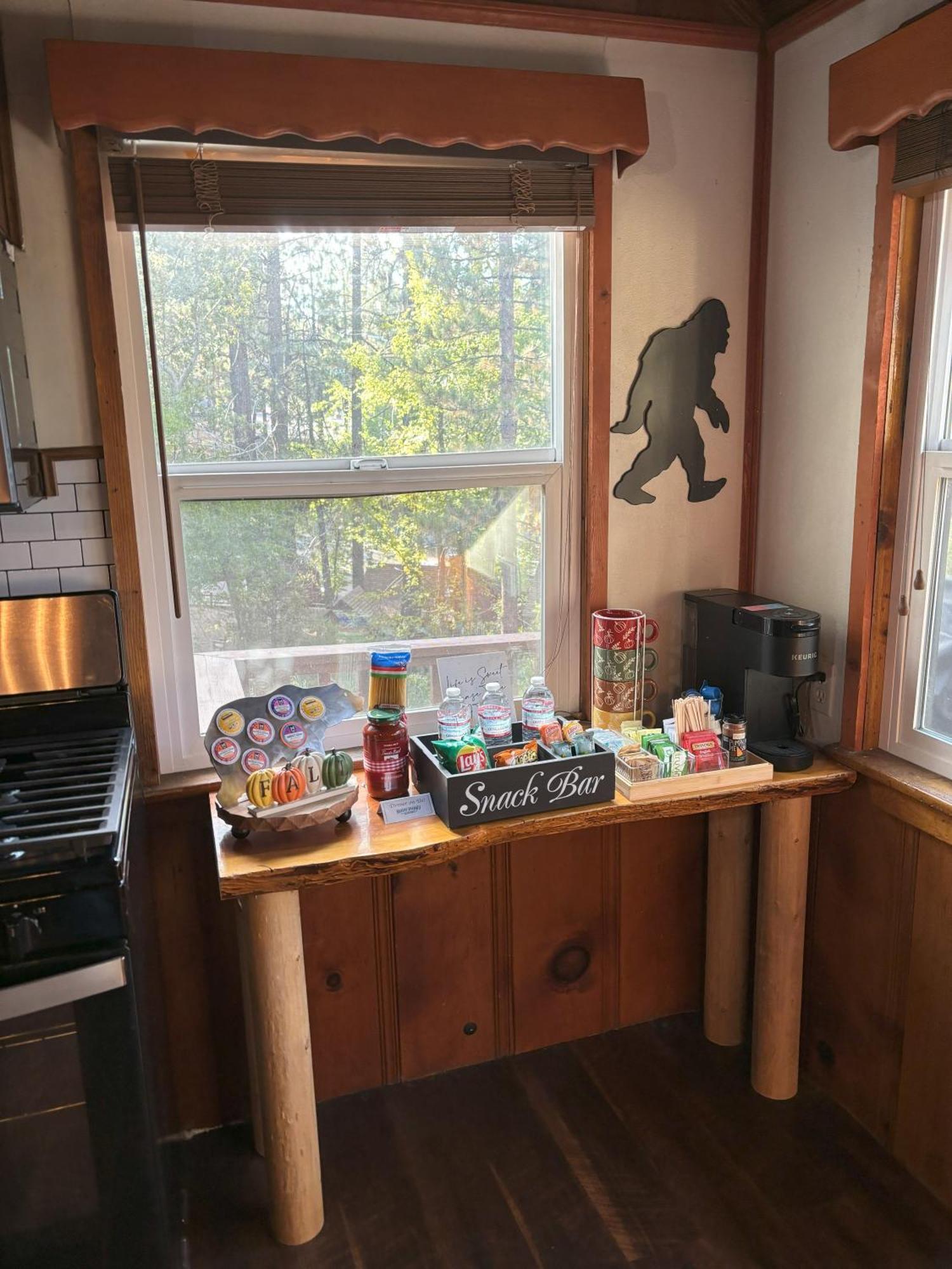 Snow Bunny Lodge - Perfect Big Bear Getaway! Deck With A New Hot Tub And Charcoal Barbecue! ビッグ・ベアー・レイク エクステリア 写真